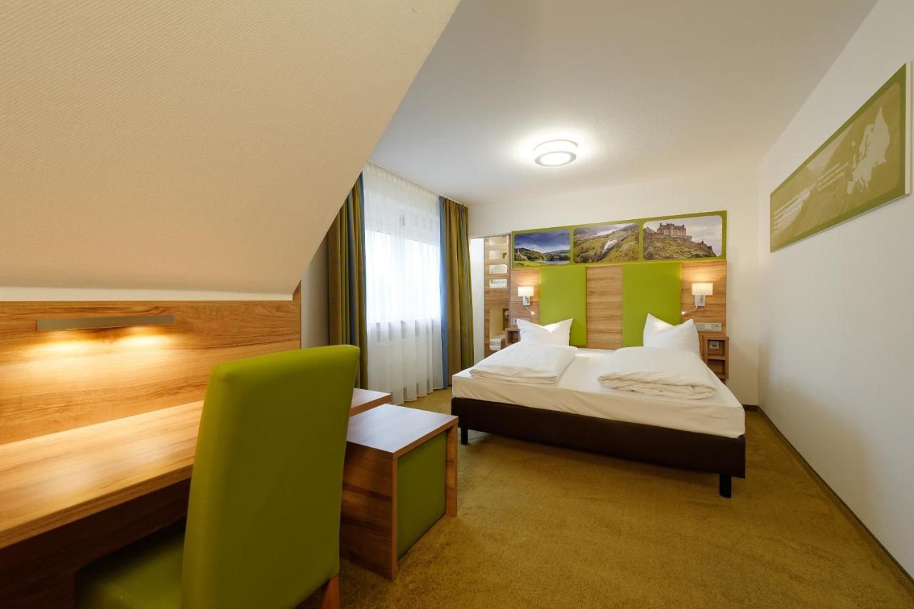 Hotel Zur Post Leipheim Exterior photo